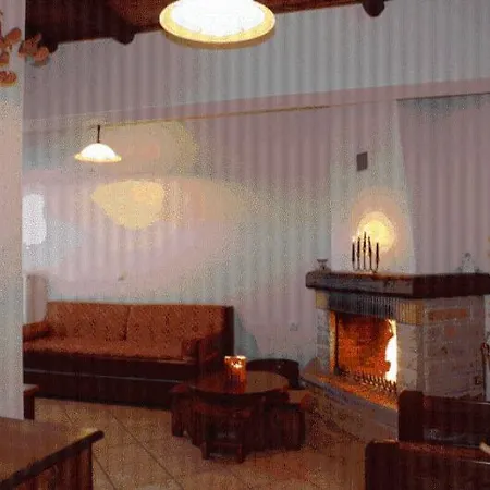 Morfeas Konukevi Karpenísion